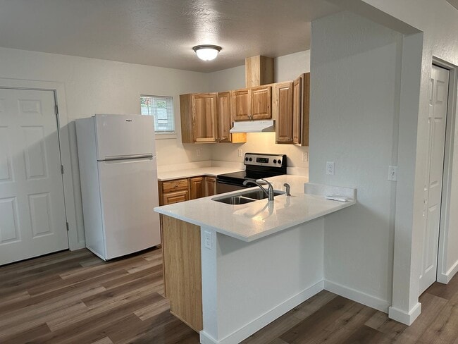 Building Photo - Beautiful 2 bedroom, 1 bath house in Sprin...