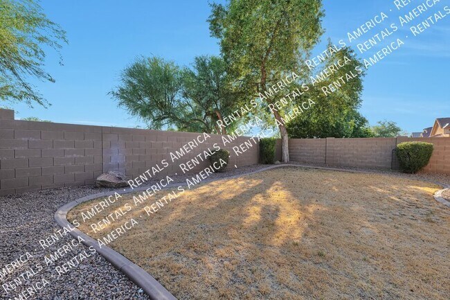 Building Photo - 1311 E Elm Rd