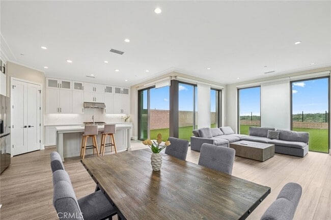 Building Photo - 309 Paradiso