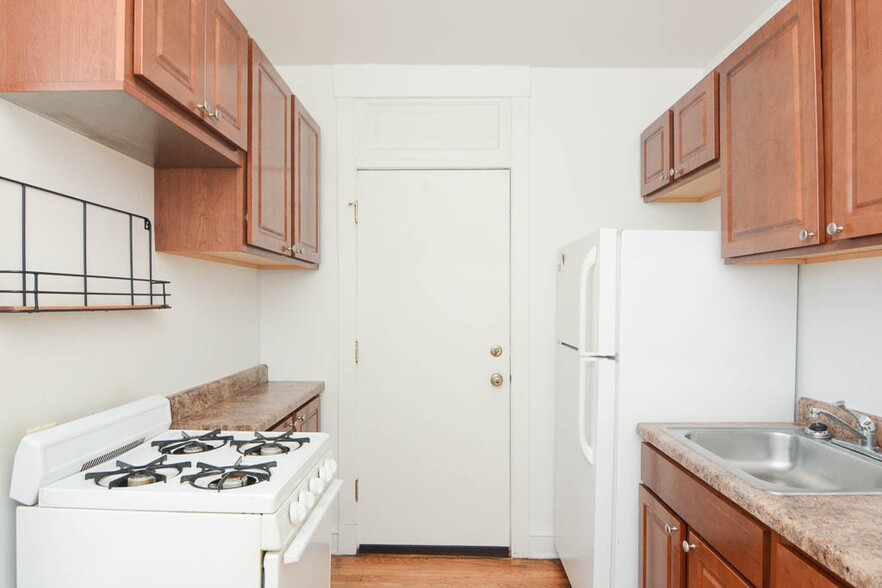 Building Photo - 2651 N Spaulding Ave