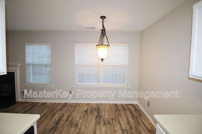 Building Photo - 3025 Bracey Pl