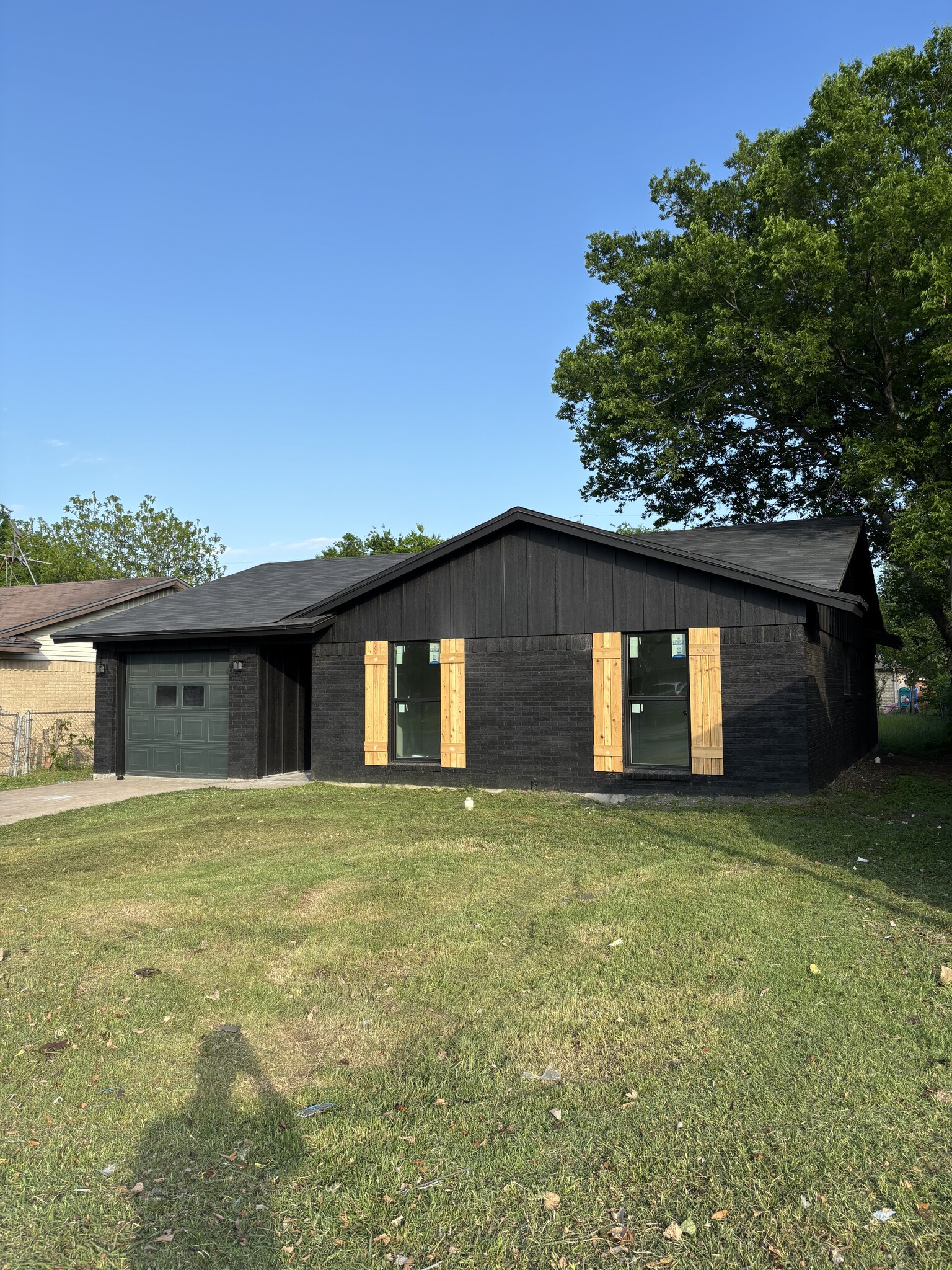 Building Photo - 936 Duty Ave