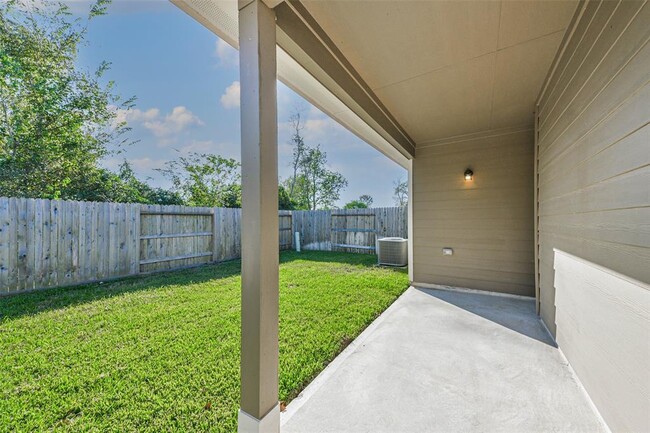 Building Photo - 9757 Grosbeak Ln