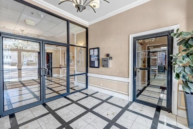 Building Photo - 311 W Ashley St