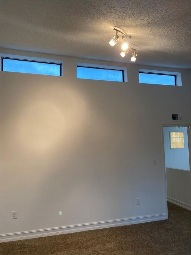 Building Photo - 260 Scottsdale Square