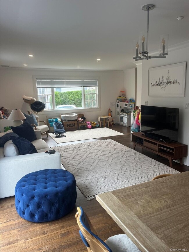 Building Photo - 70 Henry Ave