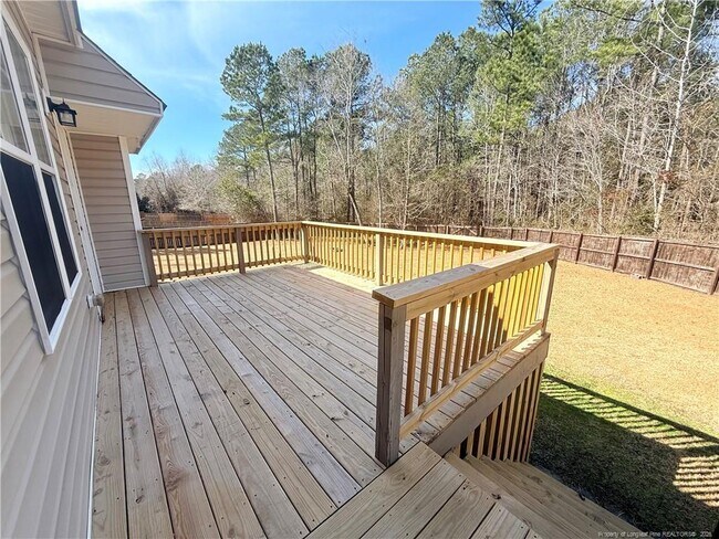 Building Photo - 352 Old Field Loop