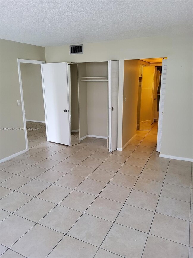 Building Photo - 1 bedroom in North Miami FL 33162