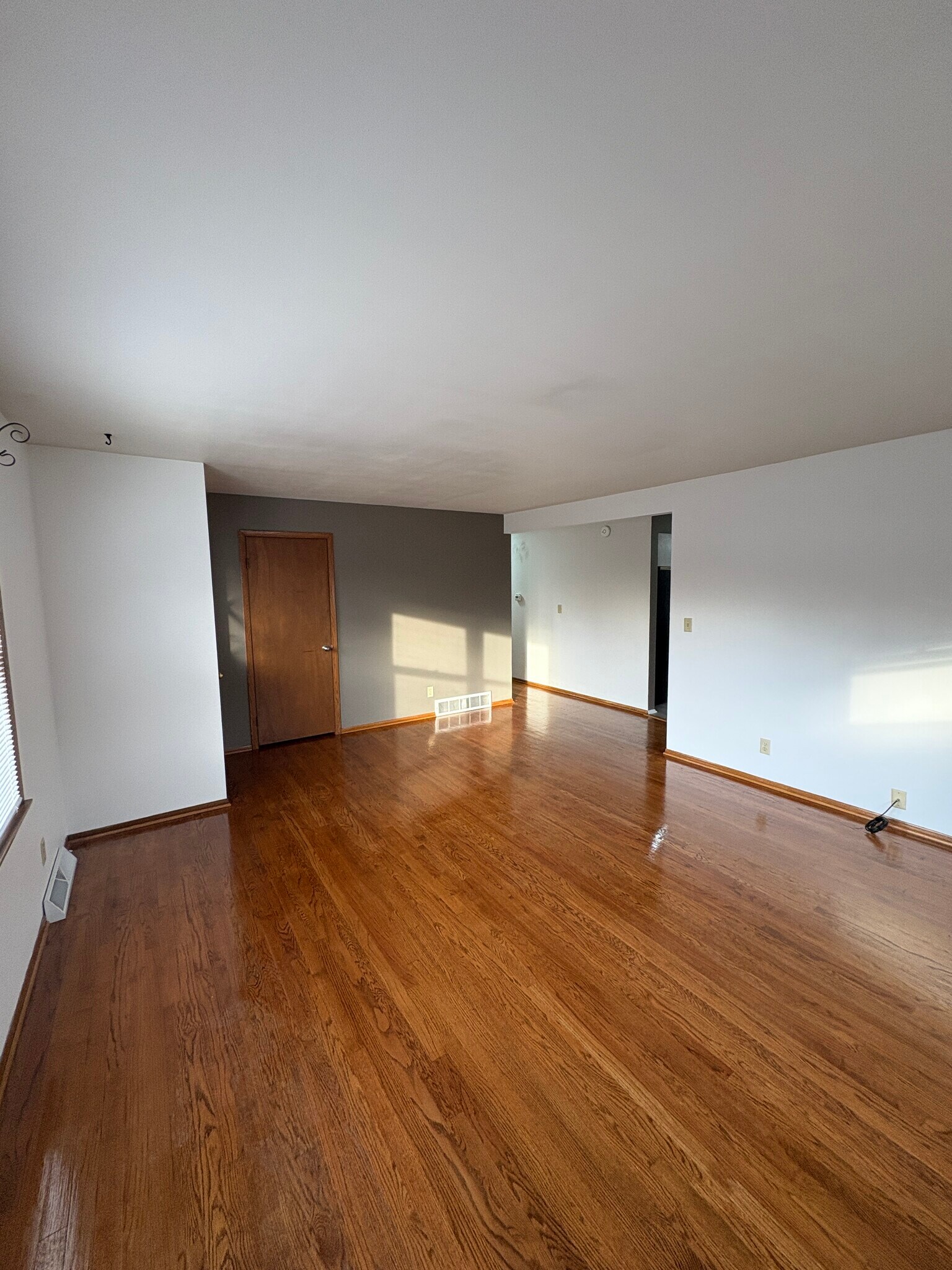 Building Photo - 2950 N 184th St