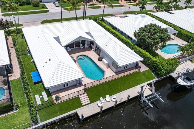 Building Photo - 1332 Tamarind Way
