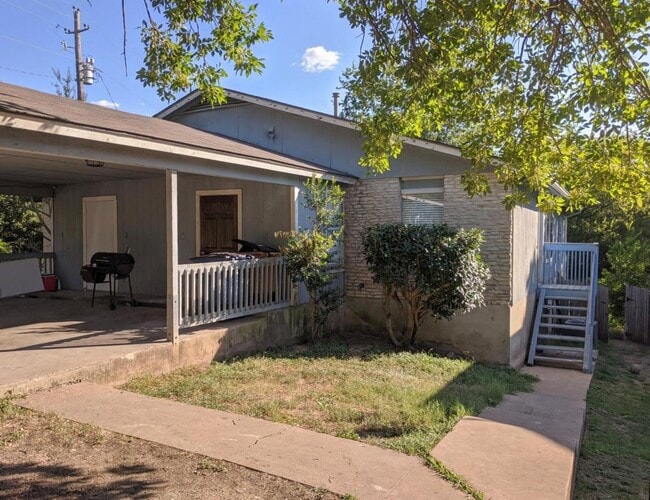 Building Photo - 5817 Spring Meadow Rd