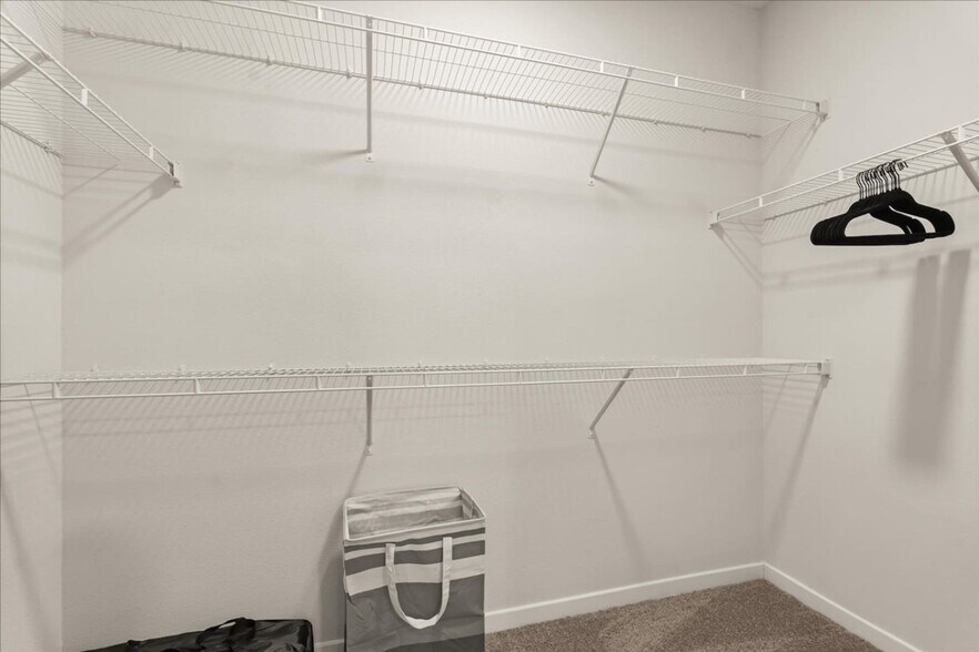 Building Photo - 1231 E Plant St