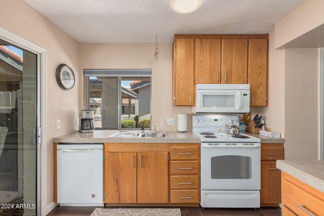 Building Photo - 15229 N 25th Dr
