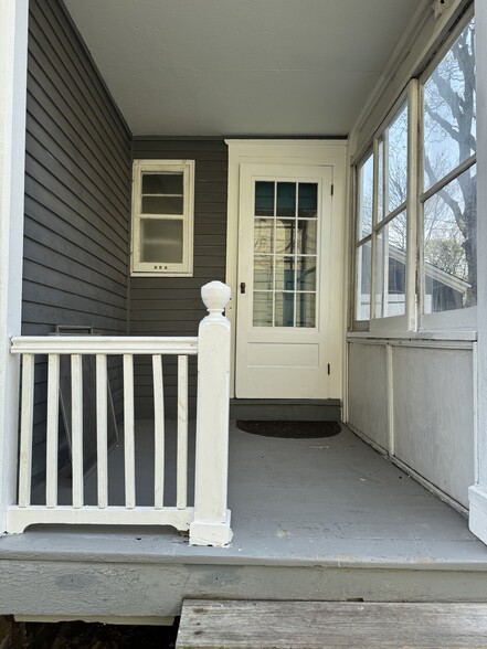 Building Photo - 395 Meigs St