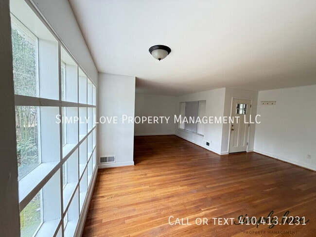 Building Photo - 4526 Albion Rd