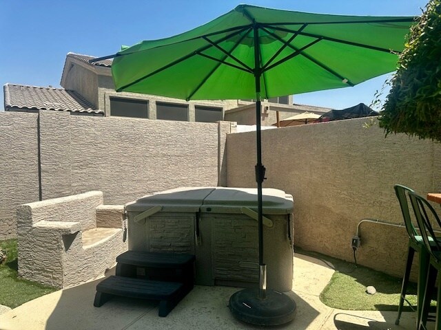 Building Photo - 6804 W Lone Cactus Dr