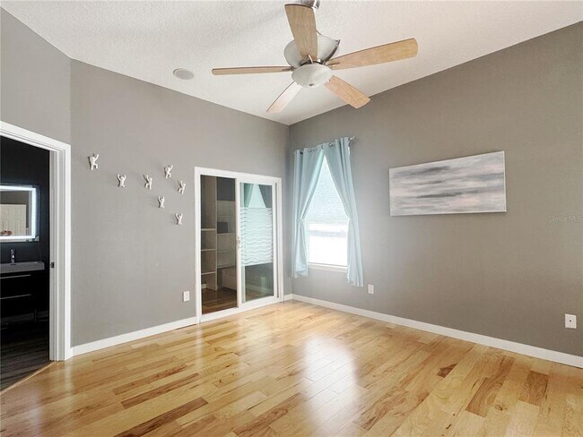 Building Photo - 824 Palm Cove Dr