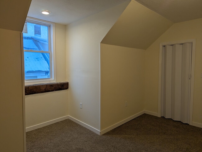 Building Photo - 24 Harvey St