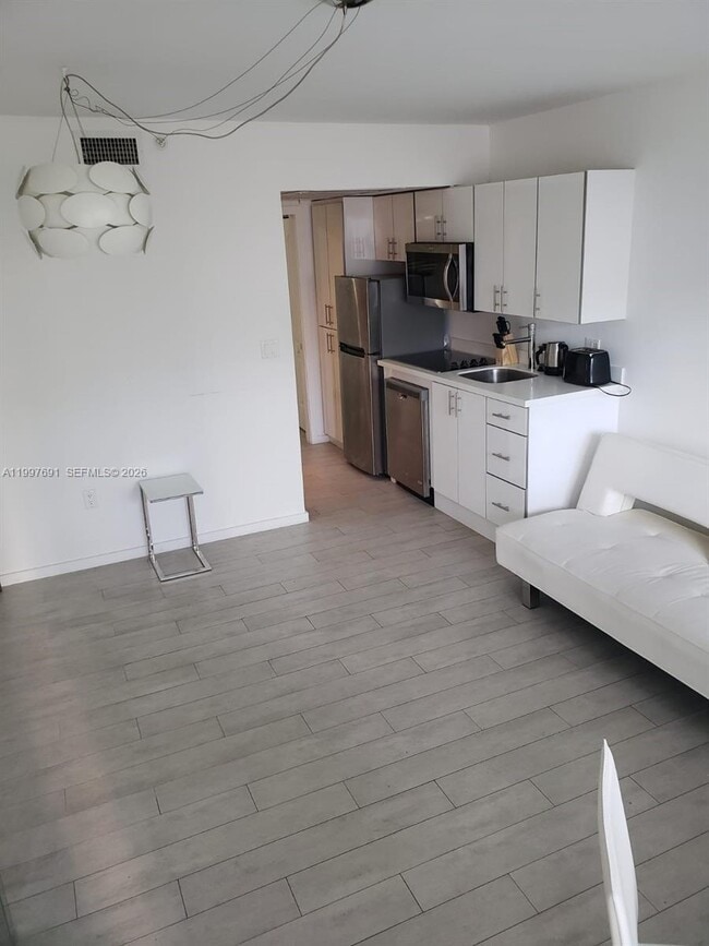 Building Photo - 1601 Meridian Ave