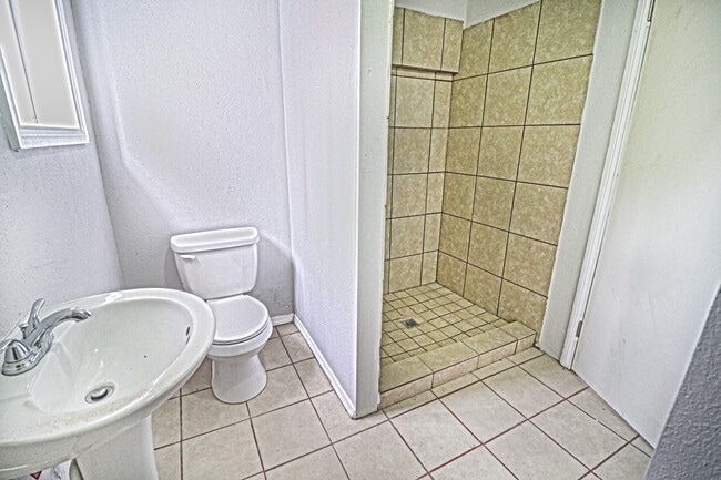 Building Photo - 1026 Myrtle Ave