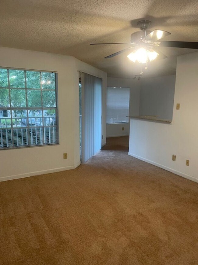 Building Photo - One bedroom condominium