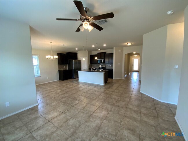 Building Photo - 5586 Perdita Dr