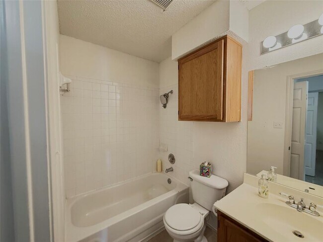 Building Photo - 1407 Deer Ledge Trail