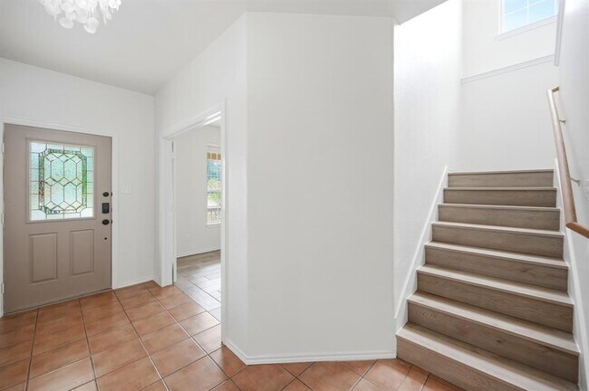 Building Photo - 1136 Beechwood Dr