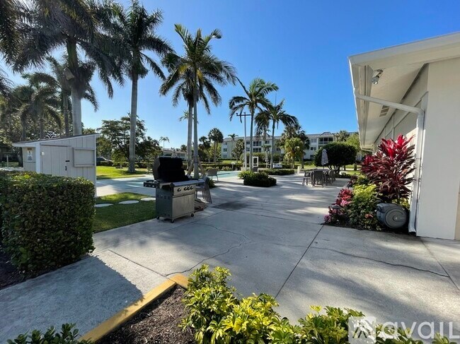 Building Photo - 685-612 12th Ave S