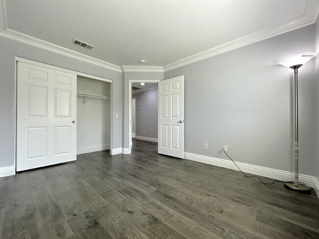Building Photo - 12445 Sonoma Dr