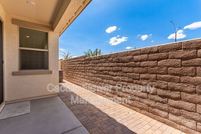 Building Photo - 4740 S Ferric