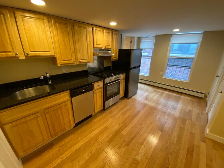 Building Photo - 238 Cambridge St