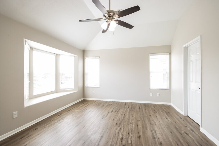 Building Photo - 9943 Chimney Swift Ln