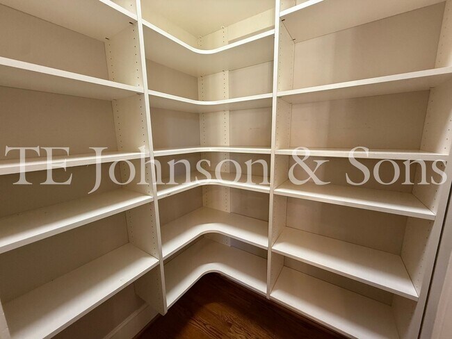 Building Photo - 5540 Brookberry Farm Rd