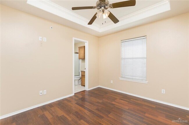 Building Photo - 17 S 48th Ln