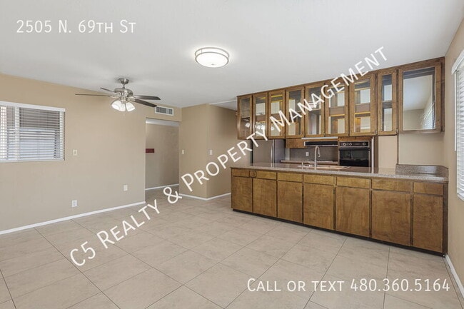 Building Photo - 2505 N 69th St