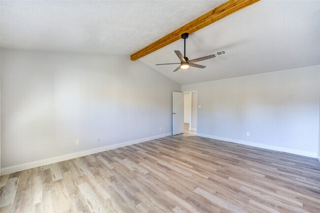 Building Photo - 235 E Castle Harbour Dr