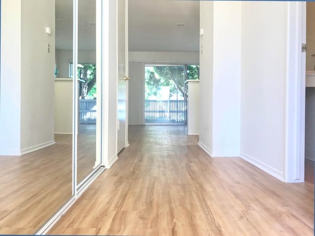 Building Photo - Ocean West Apartments