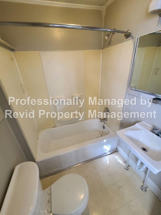 Building Photo - First Month Free on a 13-Month Lease