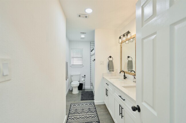 Building Photo - 3607 Hickory Hill Ln