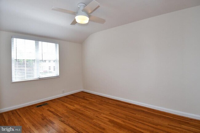 Building Photo - 3737 Ingalls Ave