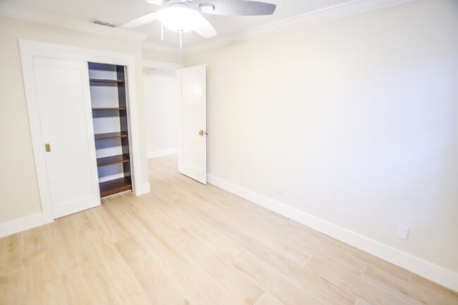 Building Photo - 226 Moccasin Trail W