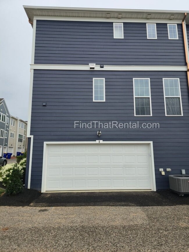 Building Photo - Pet Friendly CV Schools New Home w Large I...