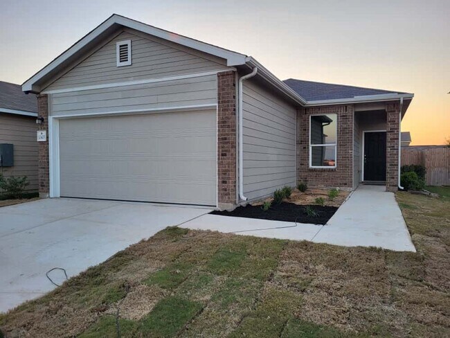 Primary Photo - New Home In Cul de sac