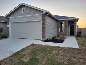 Building Photo - New Home In Cul de sac