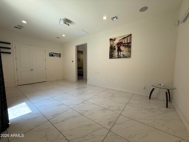 Building Photo - 2307 E Mahogany Pl