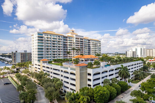 Building Photo - Tides at Bridgeside Square