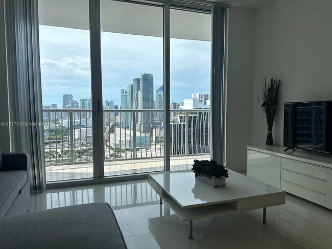 Building Photo - 1750 N Bayshore Dr