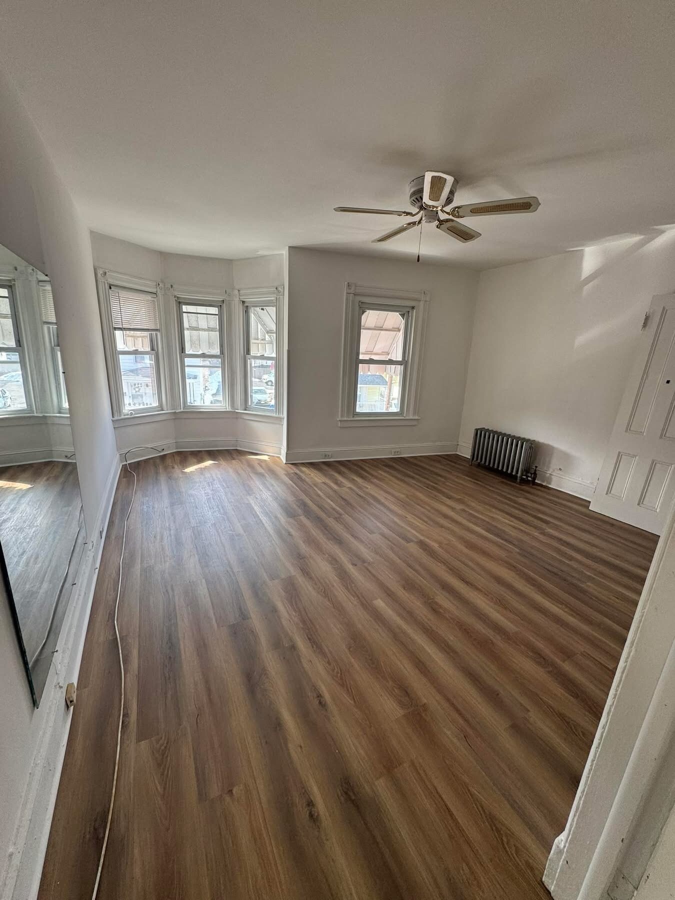 Building Photo - 10 Anderson St