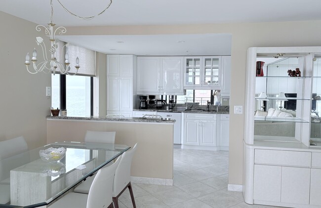 Building Photo - 3009 S Ocean Blvd